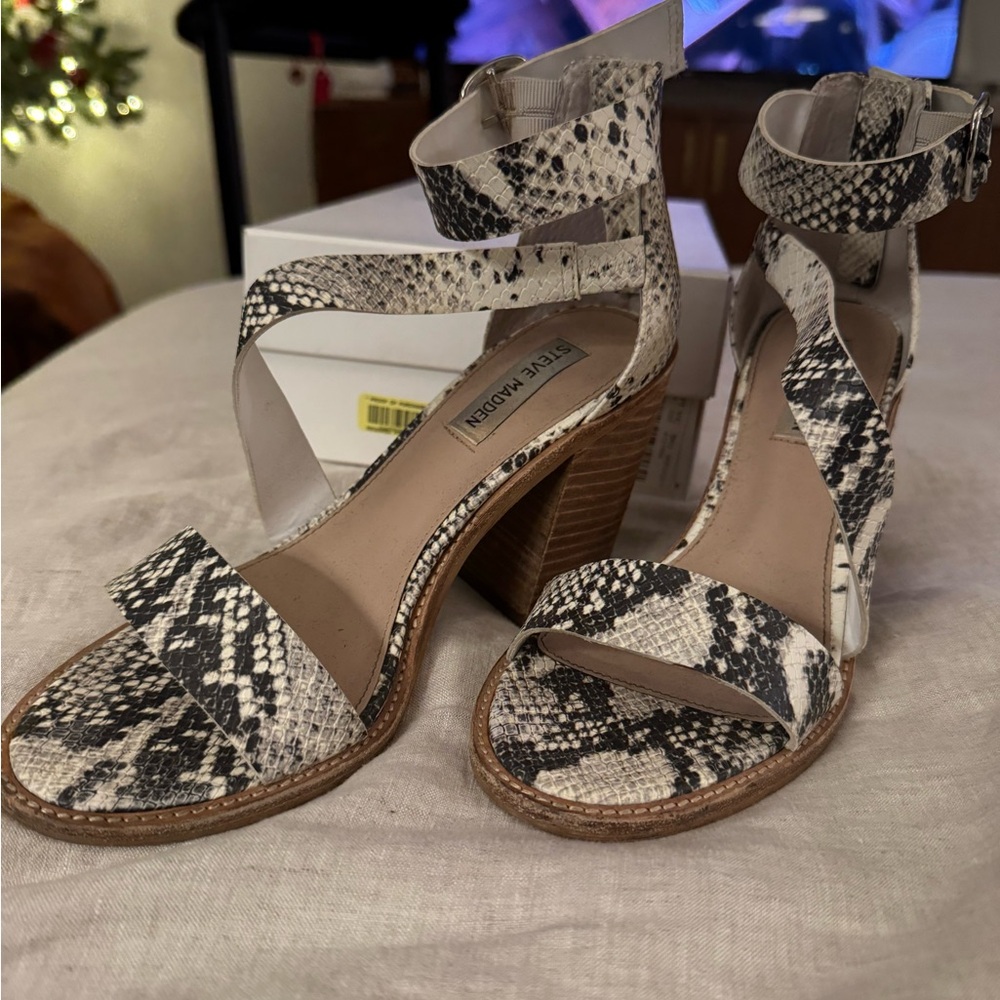 Steve Madden Black and White Snakeskin Heels